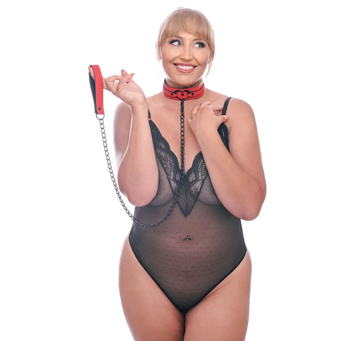 ShhhWndsr Vibrators SM Amor Collar and Leash Red